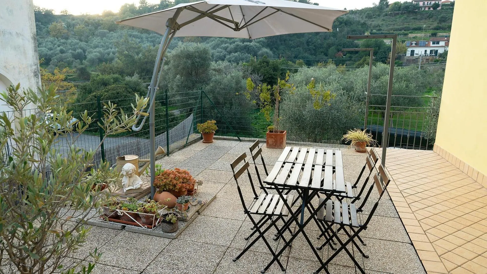 Ulivi - Comodita E Tranquillita Con Patio E Parcheggio Imperia 0*,